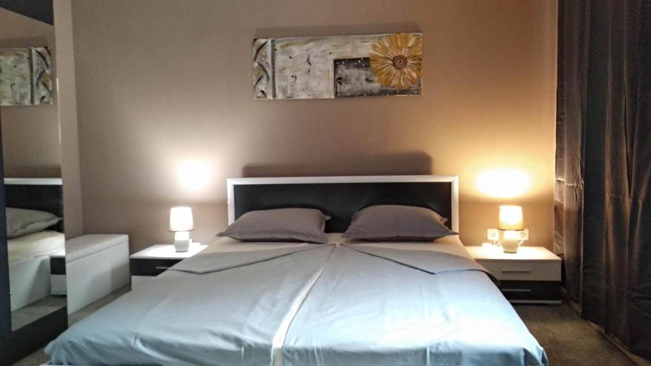 Snow Dreams 1 Grand Monastery Apartment ปอมโปโรโว ภายนอก รูปภาพ