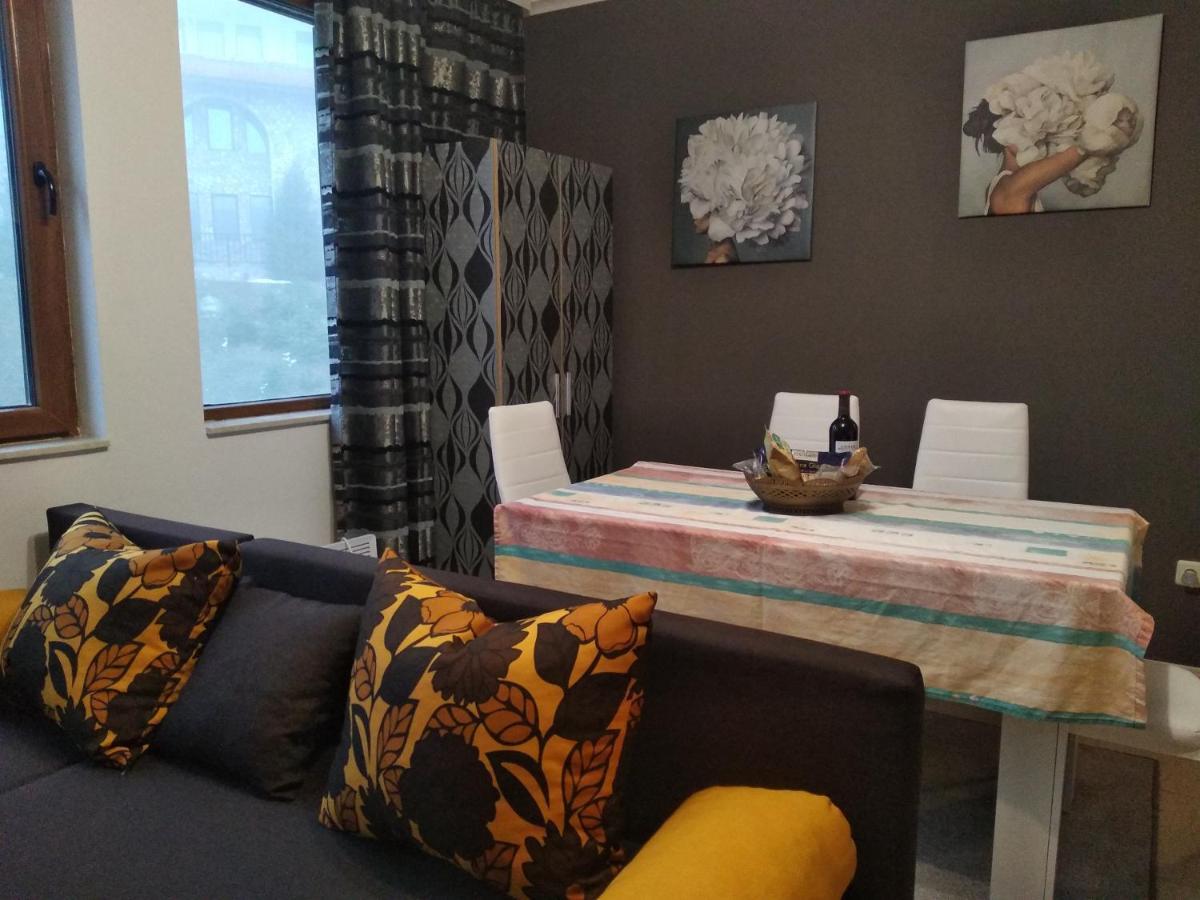 Snow Dreams 1 Grand Monastery Apartment ปอมโปโรโว ภายนอก รูปภาพ